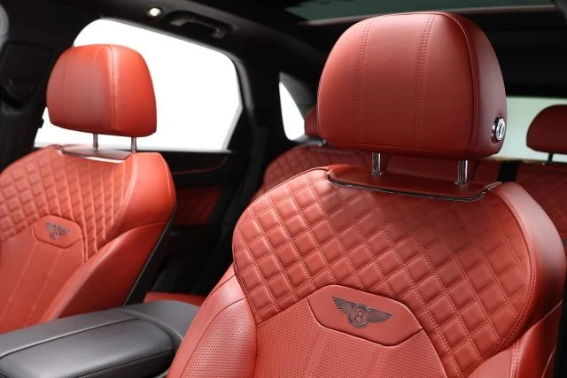 2022 Bentley Bentayga - Image 18 of 31