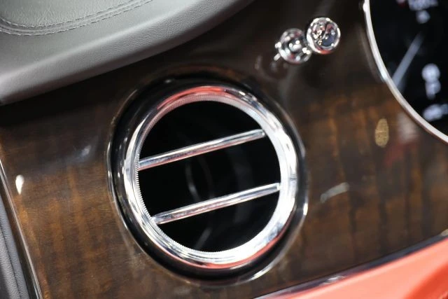 2022 Bentley Bentayga - Image 24 of 31
