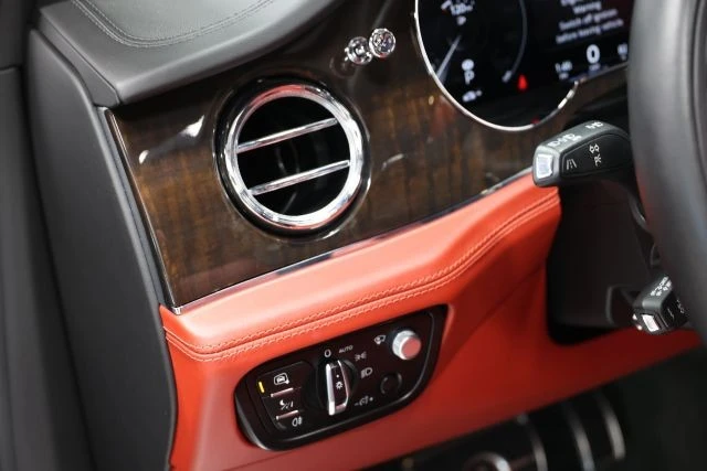 2022 Bentley Bentayga - Image 23 of 31