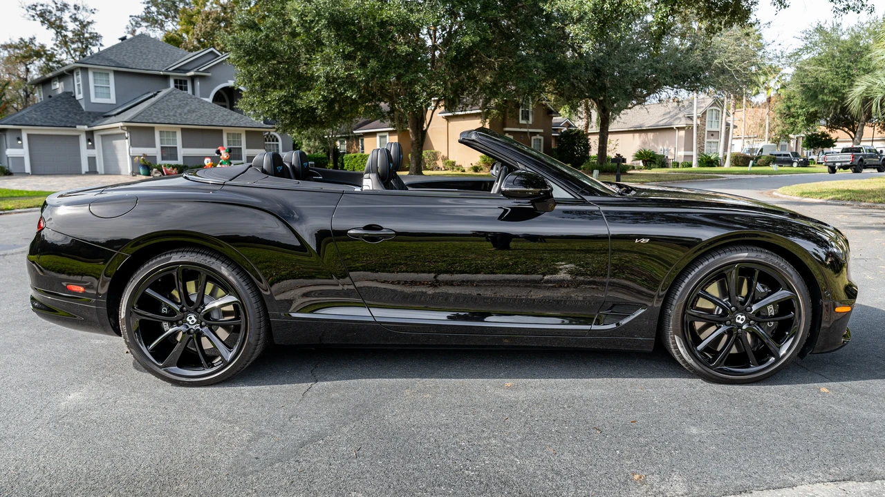 2022 Bentley Continental GT 3rd Gen - Image 3 of 31