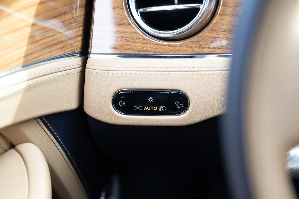 2022 Bentley Continental GT 3rd Gen - Image 28 of 31