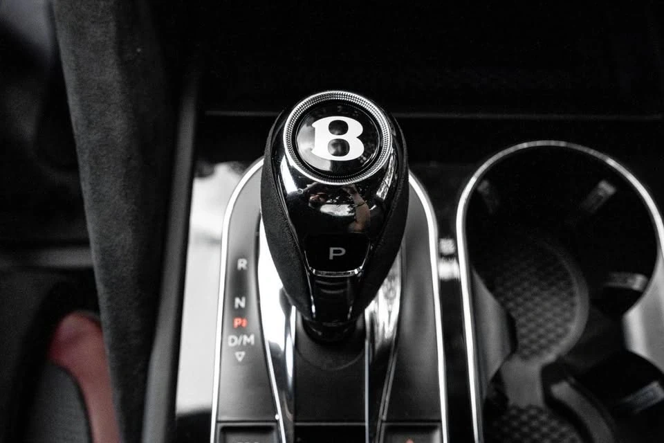 2022 Bentley Bentayga - Image 17 of 19