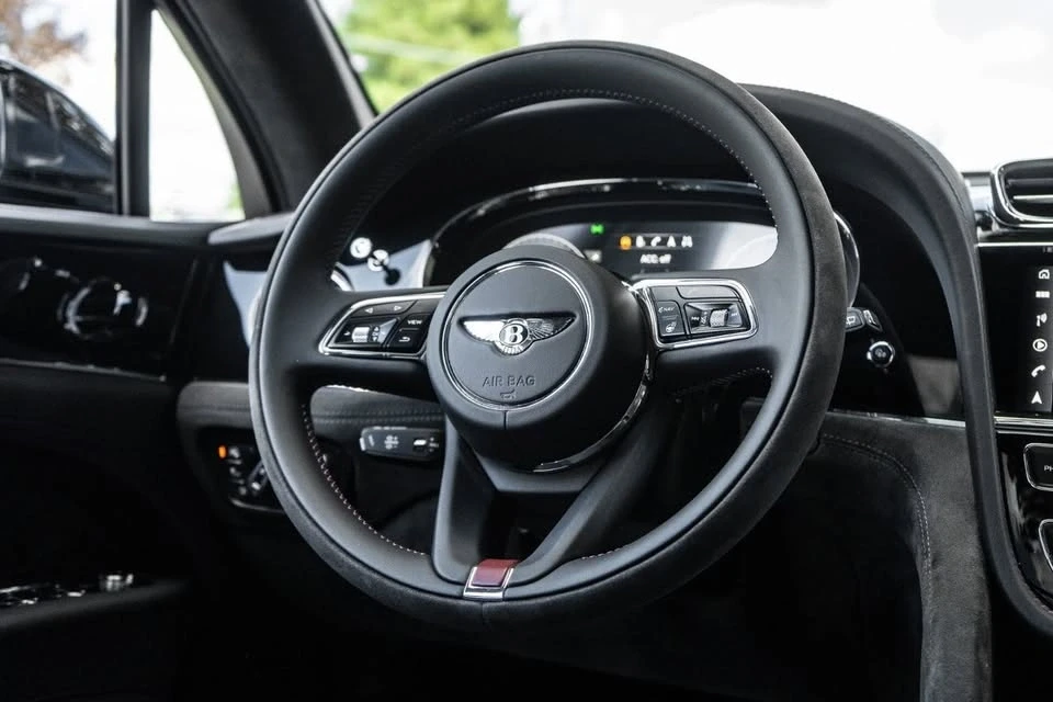 2022 Bentley Bentayga - Image 10 of 19