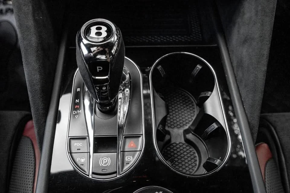2022 Bentley Bentayga - Image 18 of 19