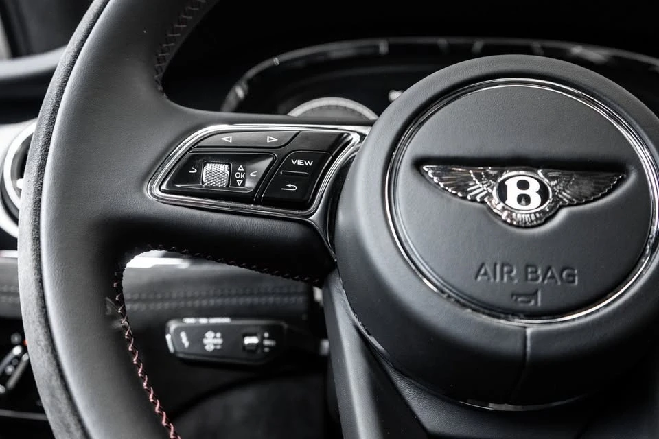 2022 Bentley Bentayga - Image 11 of 19