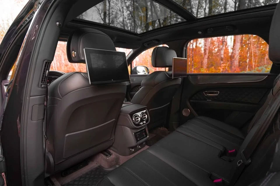 2022 Bentley Bentayga - Image 10 of 10