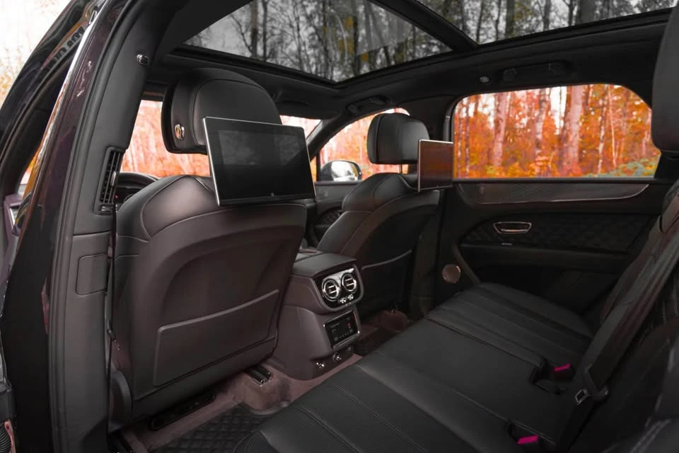 2022 Bentley Bentayga - Image 18 of 20