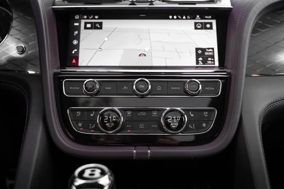 2022 Bentley Bentayga - Image 17 of 20