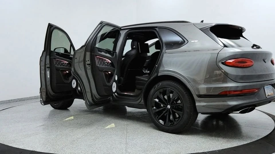 2022 Bentley Bentayga - Image 10 of 20