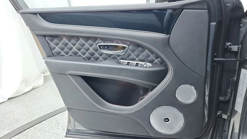 2022 Bentley Bentayga - Image 15 of 20