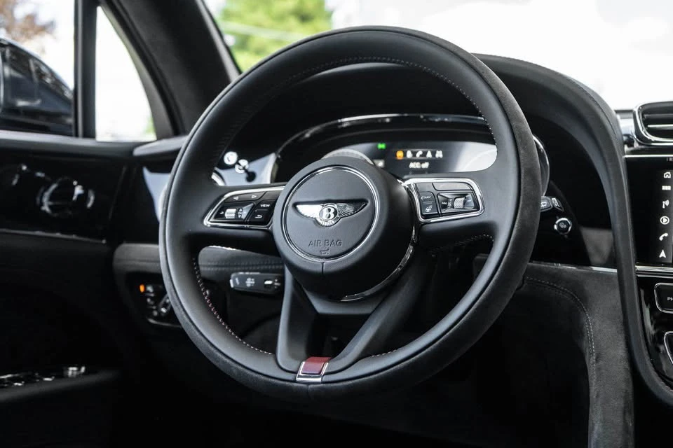 2022 Bentley Bentayga - Image 11 of 20