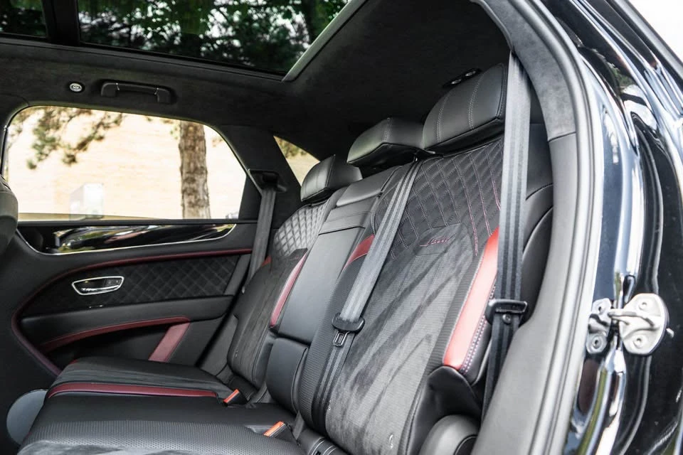 2022 Bentley Bentayga - Image 19 of 20