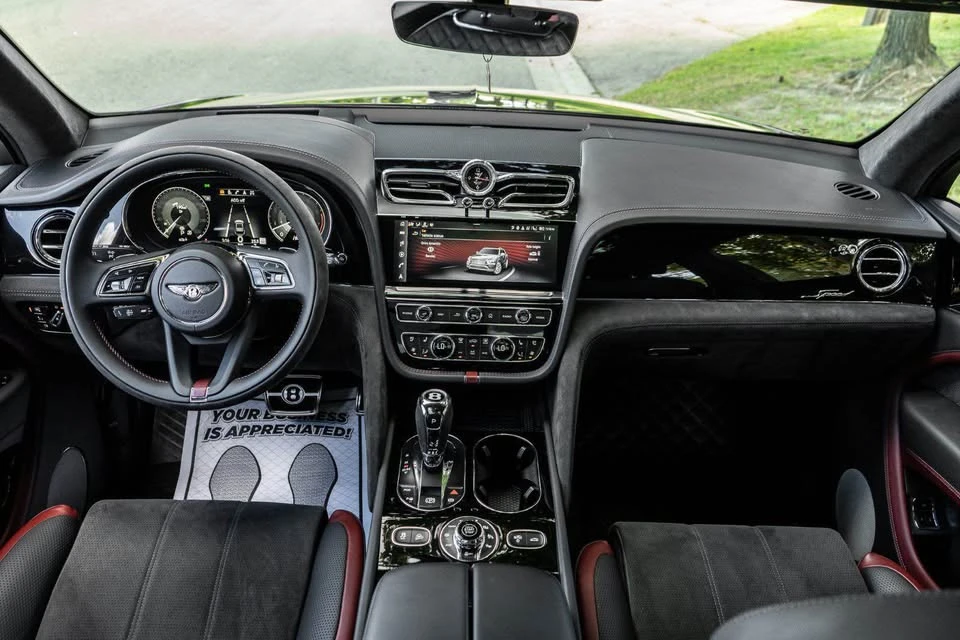 2022 Bentley Bentayga - Image 8 of 20