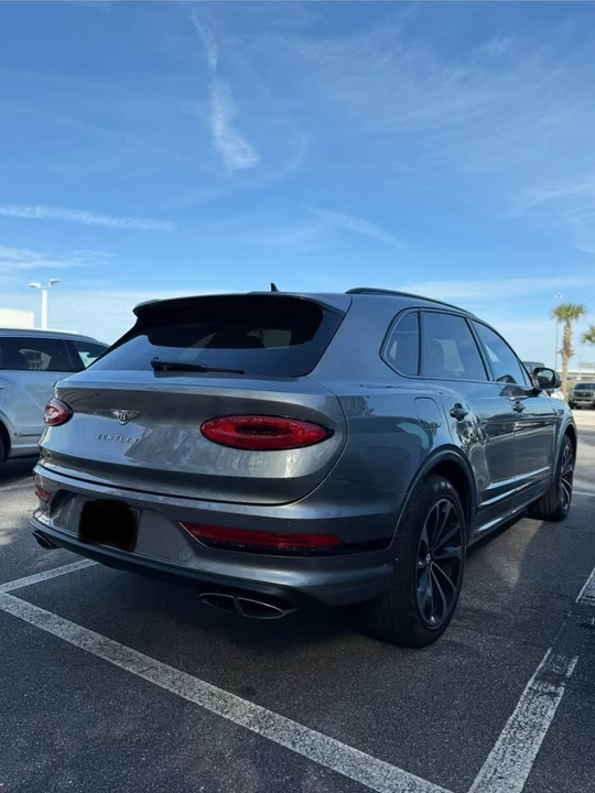 2022 Bentley Bentayga - Image 4 of 4