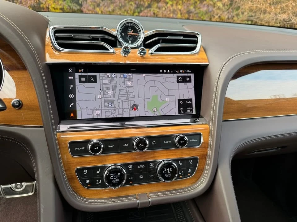 2022 Bentley Bentayga - Image 16 of 20