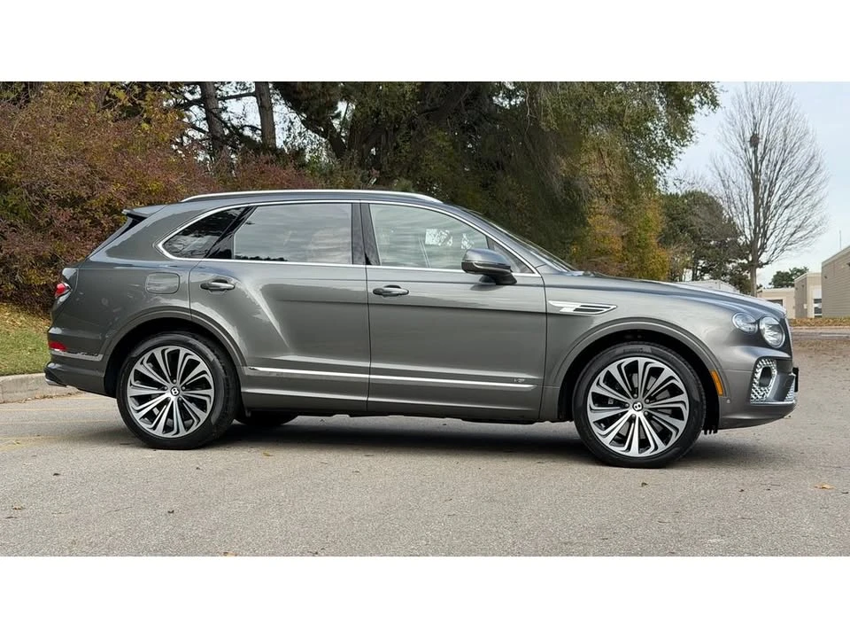 2022 Bentley Bentayga - Image 18 of 20