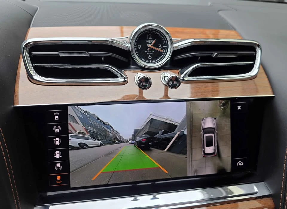 2022 Bentley Bentayga - Image 13 of 20
