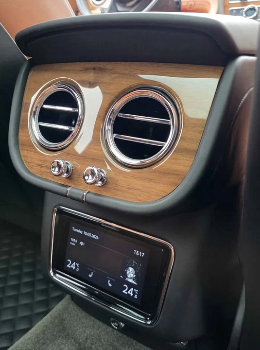 2022 Bentley Bentayga - Image 16 of 20