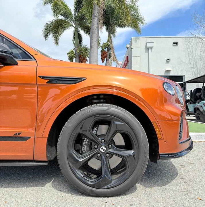 2022 Bentley Bentayga - Image 9 of 20