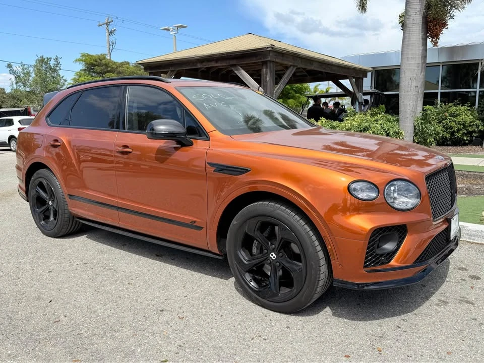 2022 Bentley Bentayga - Image 2 of 20