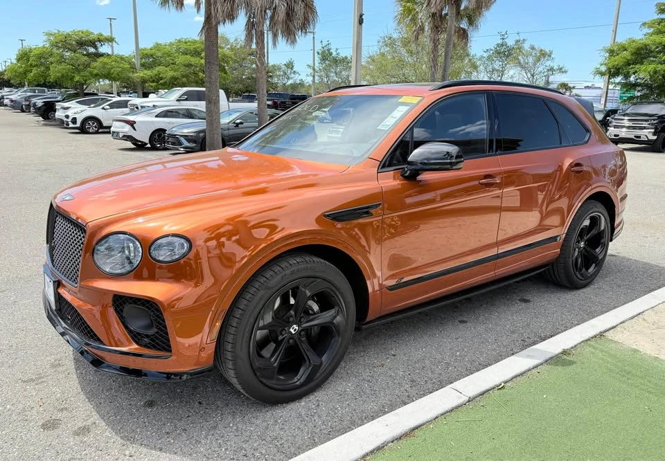 2022 Bentley Bentayga - Image 8 of 20