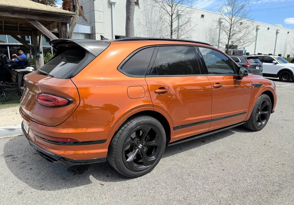 2022 Bentley Bentayga - Image 7 of 20