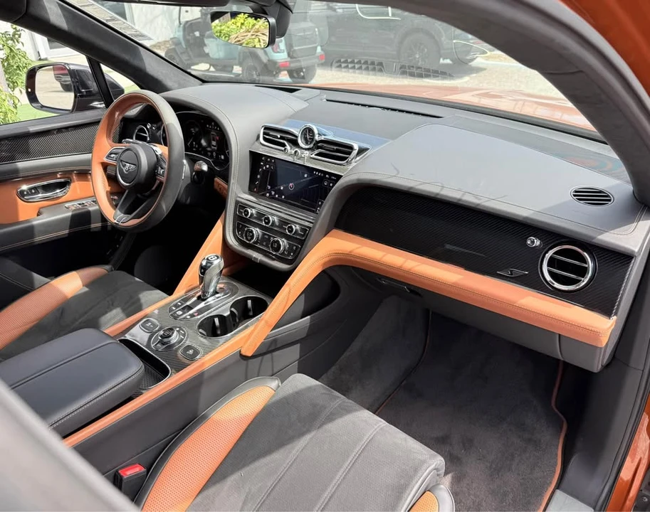 2022 Bentley Bentayga - Image 17 of 20