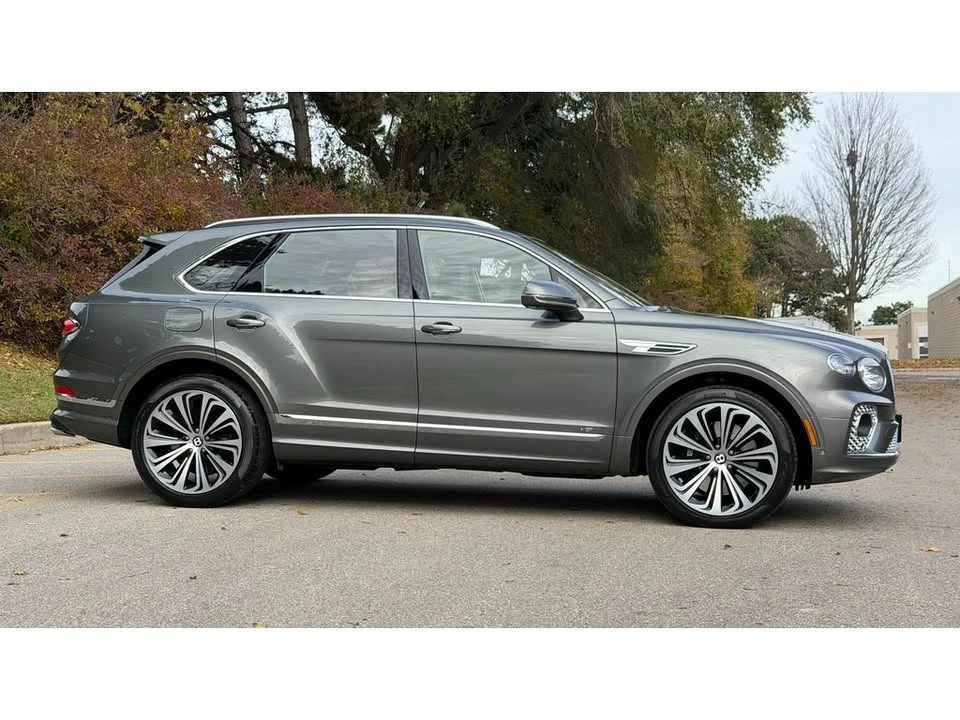 2022 Bentley Bentayga - Image 18 of 20