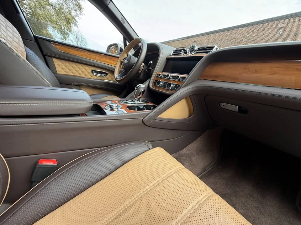 2022 Bentley Bentayga - Image 15 of 20