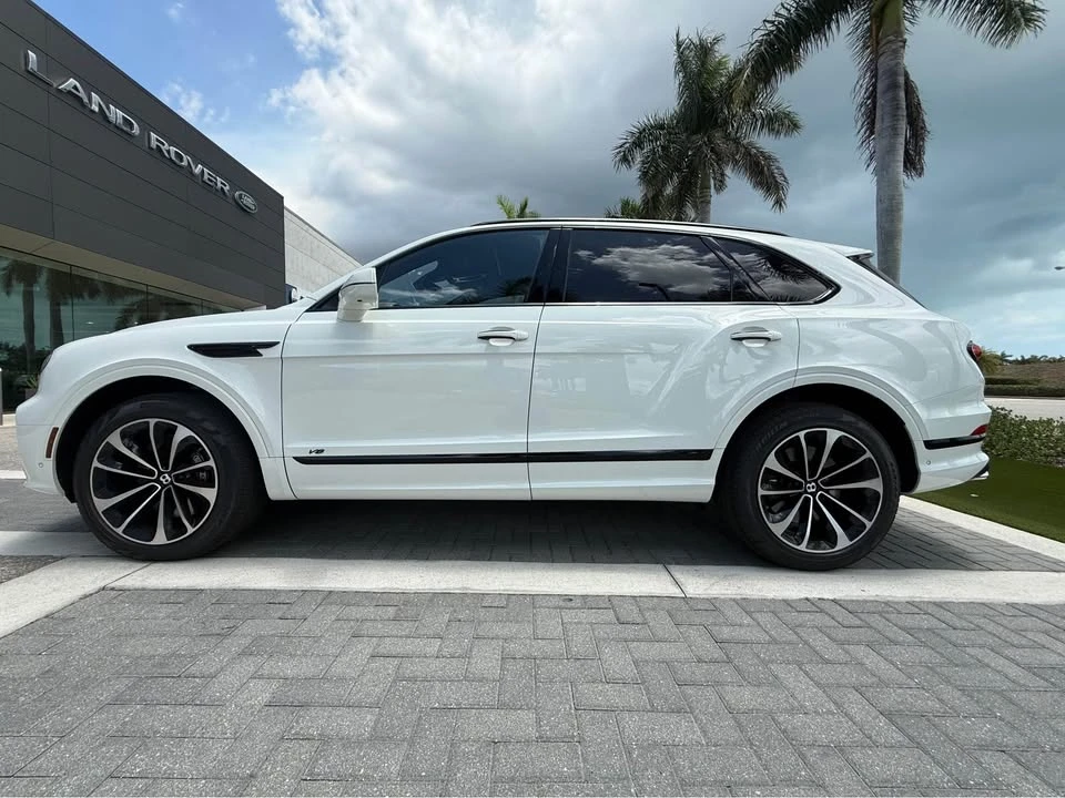 2022 Bentley Bentayga Mulliner - Image 2 of 20