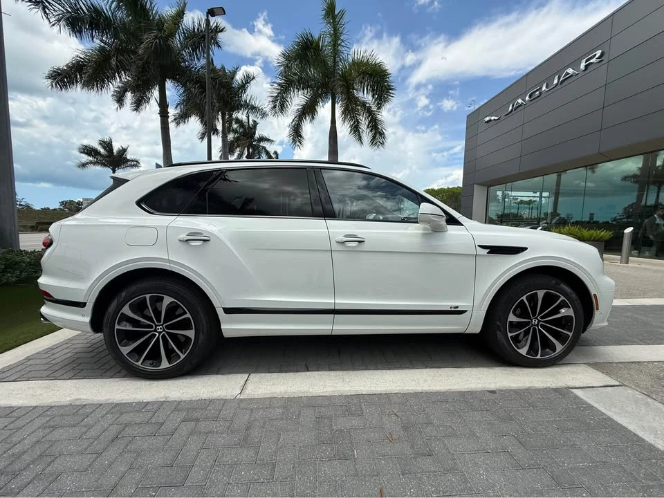 2022 Bentley Bentayga Mulliner - Image 3 of 20