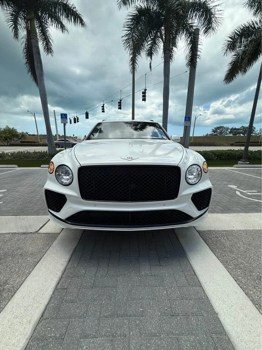 2022 Bentley Bentayga Mulliner - Image 4 of 20