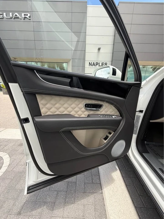 2022 Bentley Bentayga Mulliner - Image 13 of 20