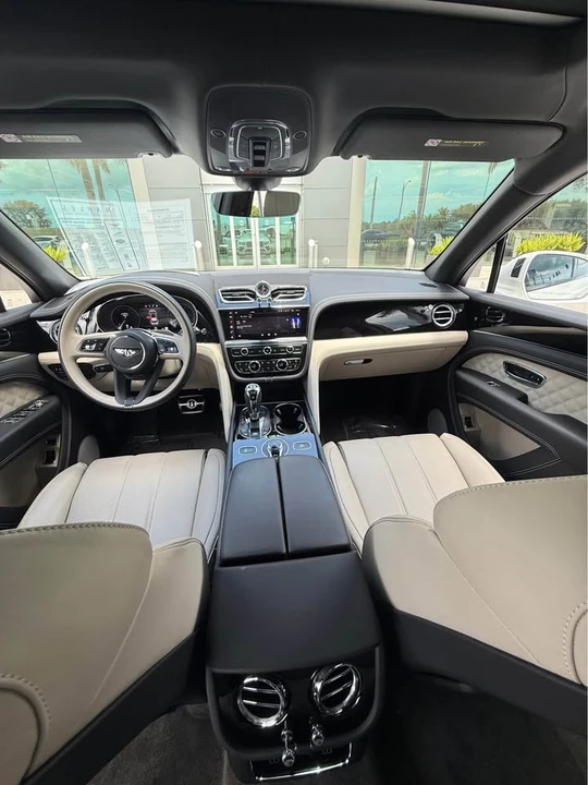 2022 Bentley Bentayga Mulliner - Image 18 of 20