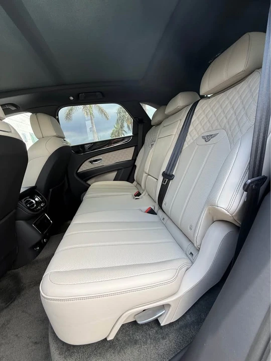 2022 Bentley Bentayga Mulliner - Image 16 of 20