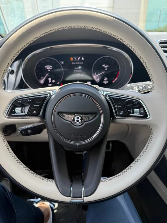 2022 Bentley Bentayga Mulliner - Image 7 of 20