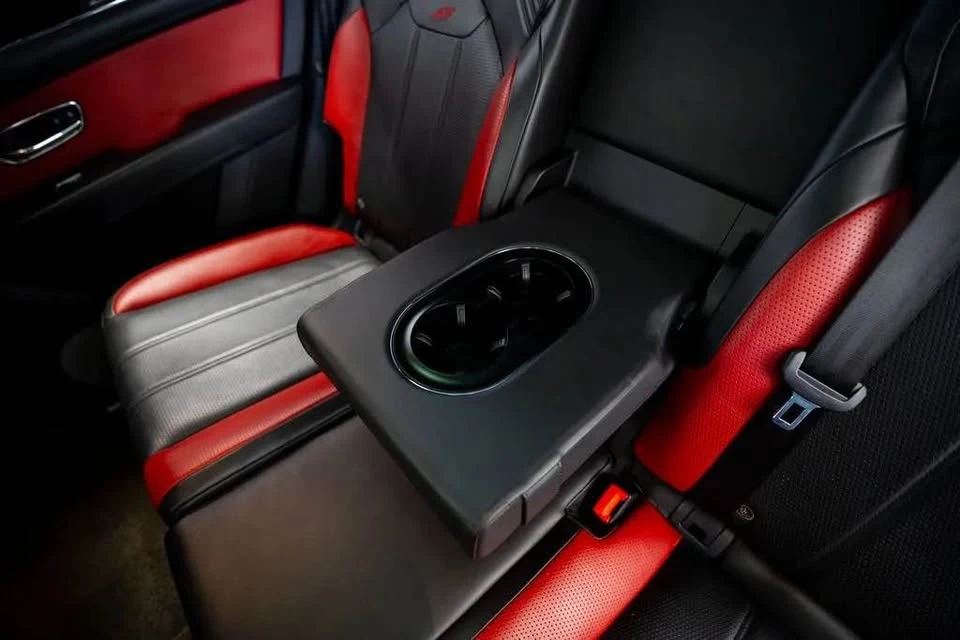 2022 Bentley Bentayga - Image 15 of 16