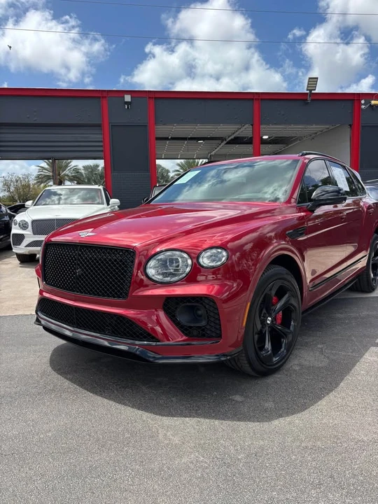 2022 Bentley Bentayga - Image 2 of 4