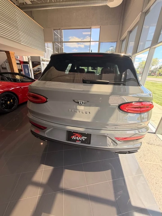2022 Bentley Bentayga - Image 5 of 5