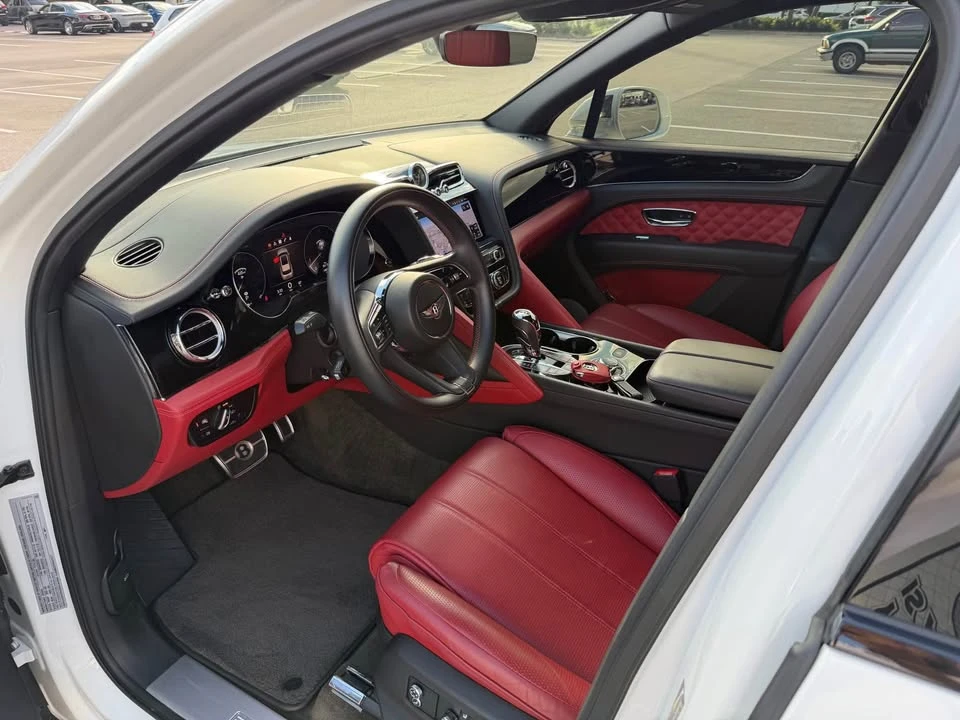 2022 Bentley Bentayga - Image 5 of 11