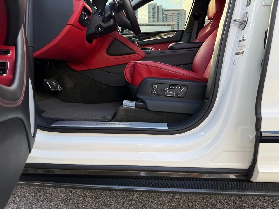 2022 Bentley Bentayga - Image 8 of 11