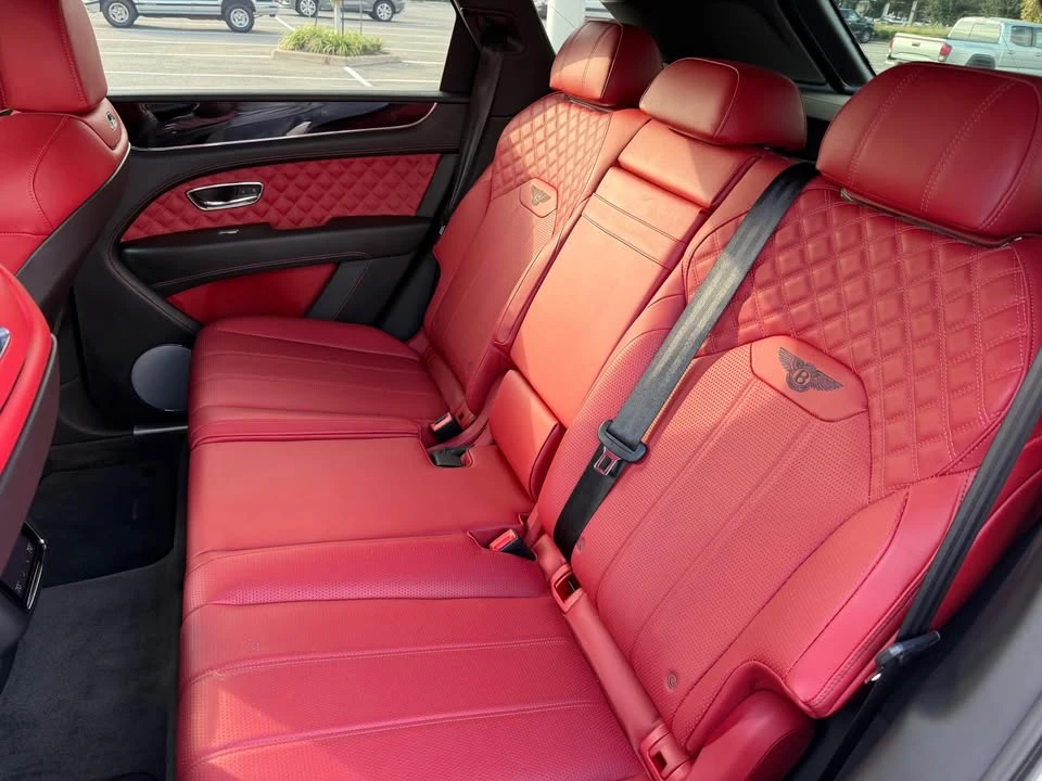 2022 Bentley Bentayga - Image 7 of 11