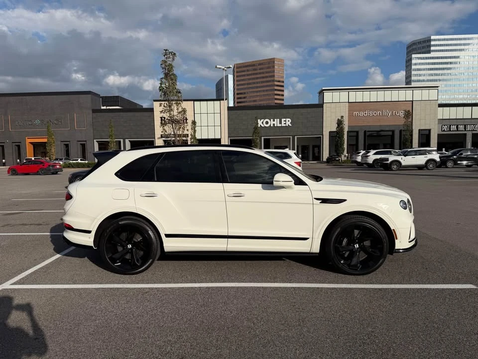 2022 Bentley Bentayga - Image 2 of 11