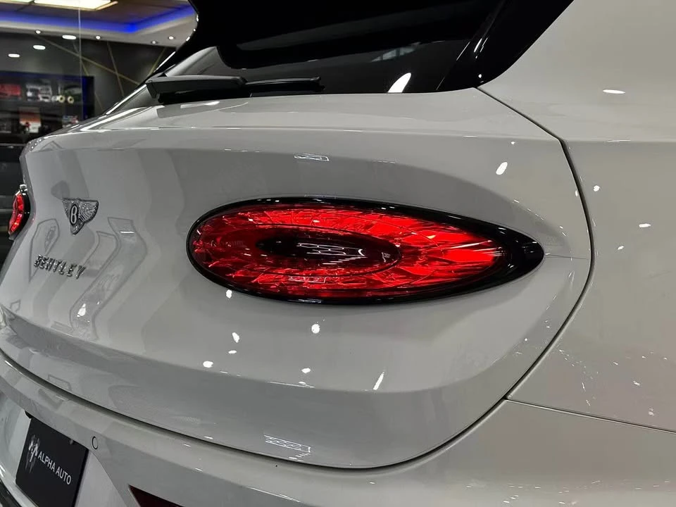 2022 Bentley Bentayga - Image 18 of 18
