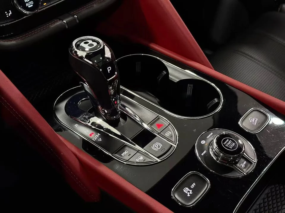 2022 Bentley Bentayga - Image 11 of 18