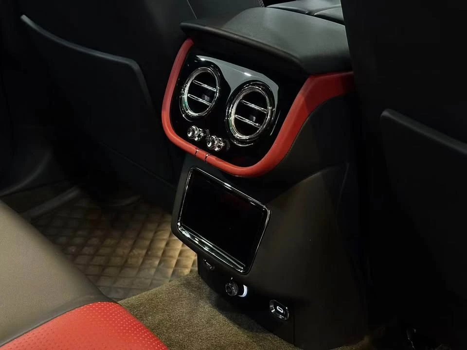 2022 Bentley Bentayga - Image 9 of 18