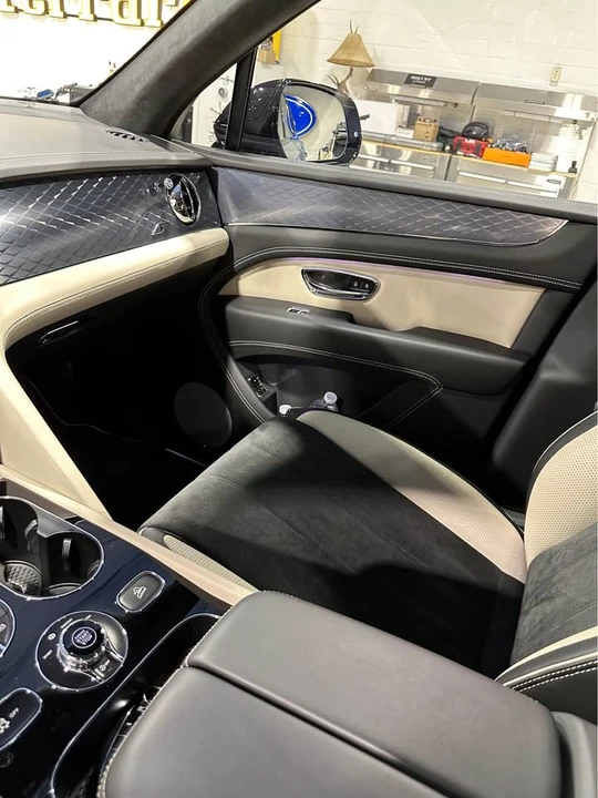 2022 Bentley Bentayga - Image 11 of 15