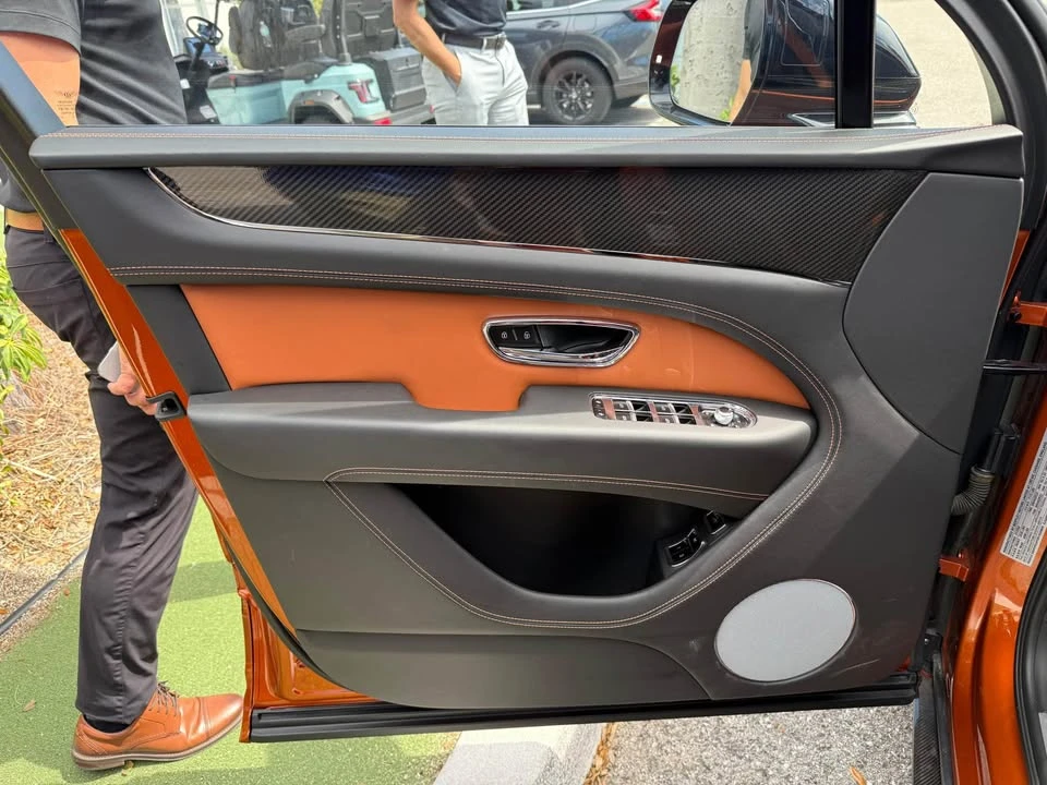 2022 Bentley Bentayga - Image 9 of 20