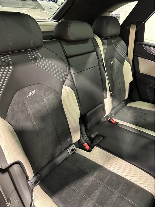 2022 Bentley Bentayga - Image 15 of 15
