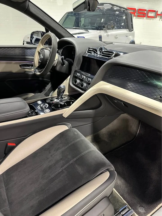 2022 Bentley Bentayga - Image 14 of 15